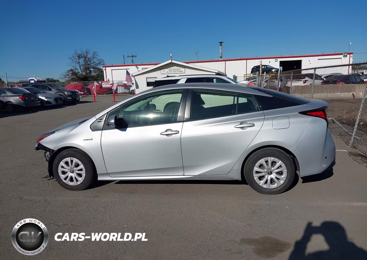 2021 Toyota Prius L Eco VIN:JTDKAMFU9M3149339 - 13