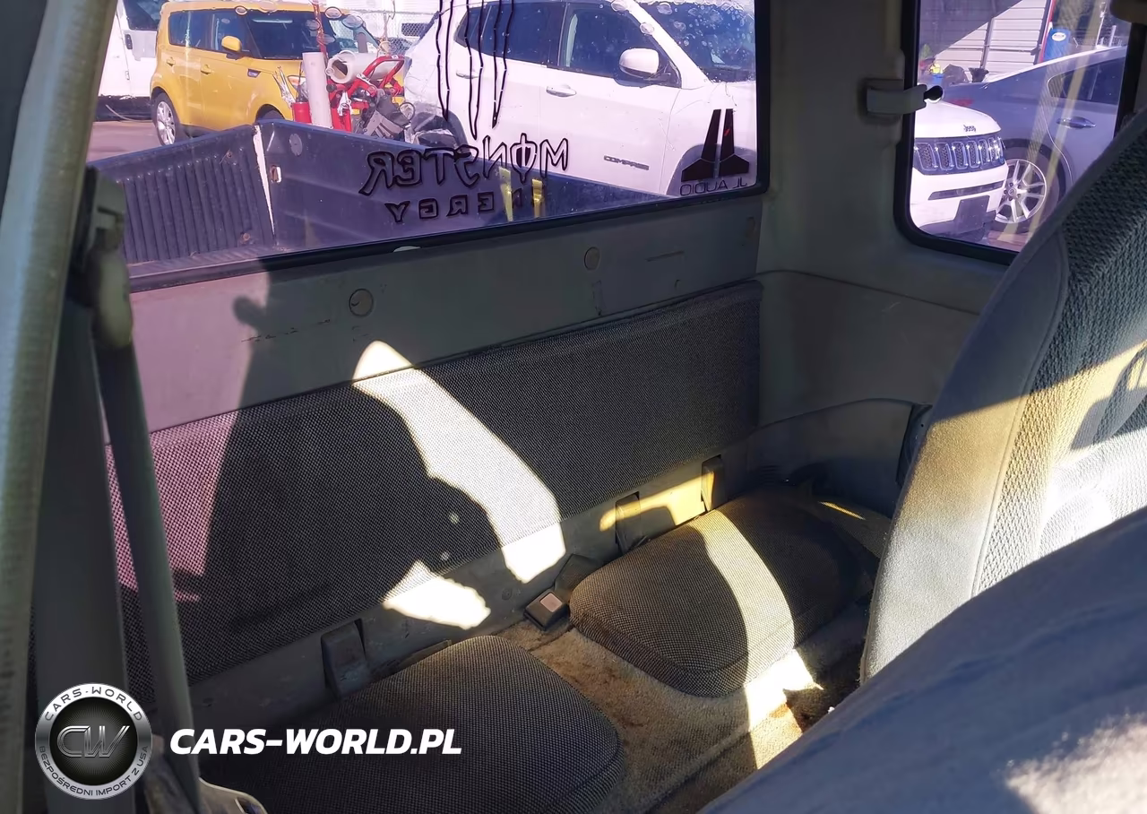1988 Mazda B2200 Cab Plus VIN:JM2UF3137J0396404 - 8
