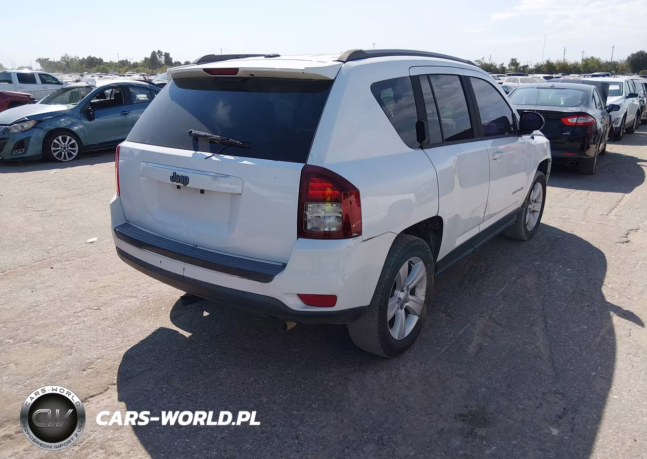 2016 Jeep Compass Sport VIN:1C4NJCBA5GD665067 - 4