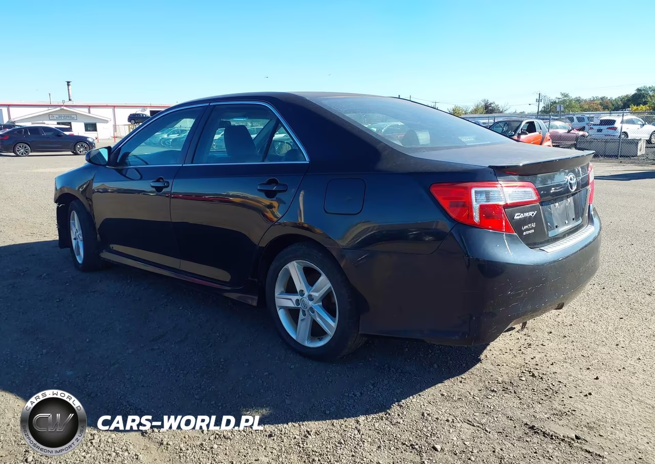 2014 Toyota Camry Se VIN:4T1BF1FKXEU751950 - 3