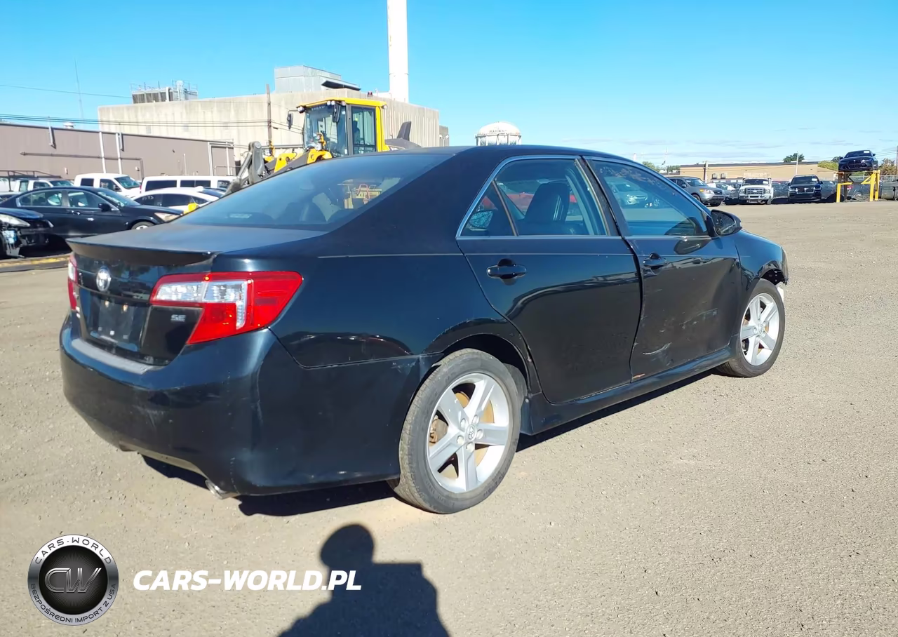 2014 Toyota Camry Se VIN:4T1BF1FKXEU751950 - 4