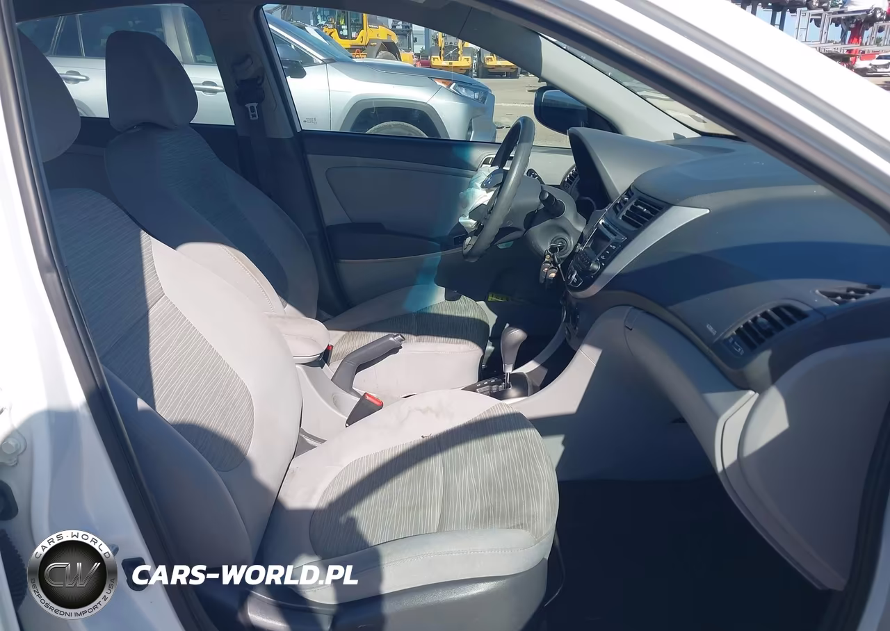 2017 Hyundai Accent Value Edition VIN:KMHCT4AE0HU340481 - 5
