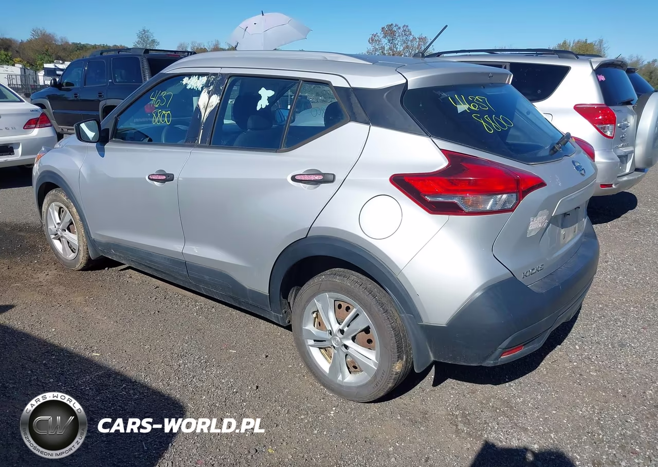 2018 Nissan Kicks S VIN:3N1CP5CUXJL534652 - 3