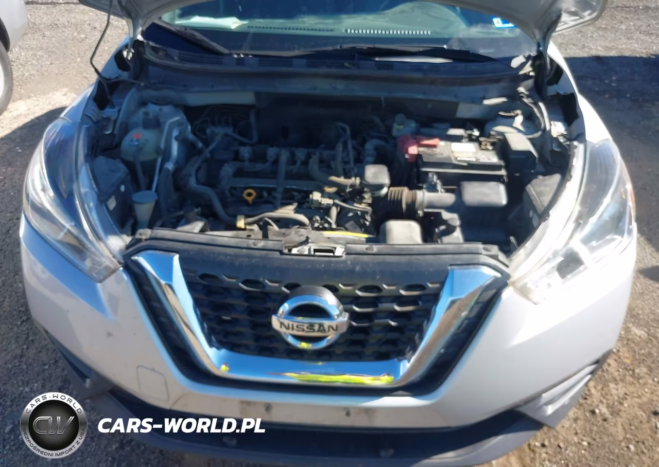 2018 Nissan Kicks S VIN:3N1CP5CUXJL534652 - 6