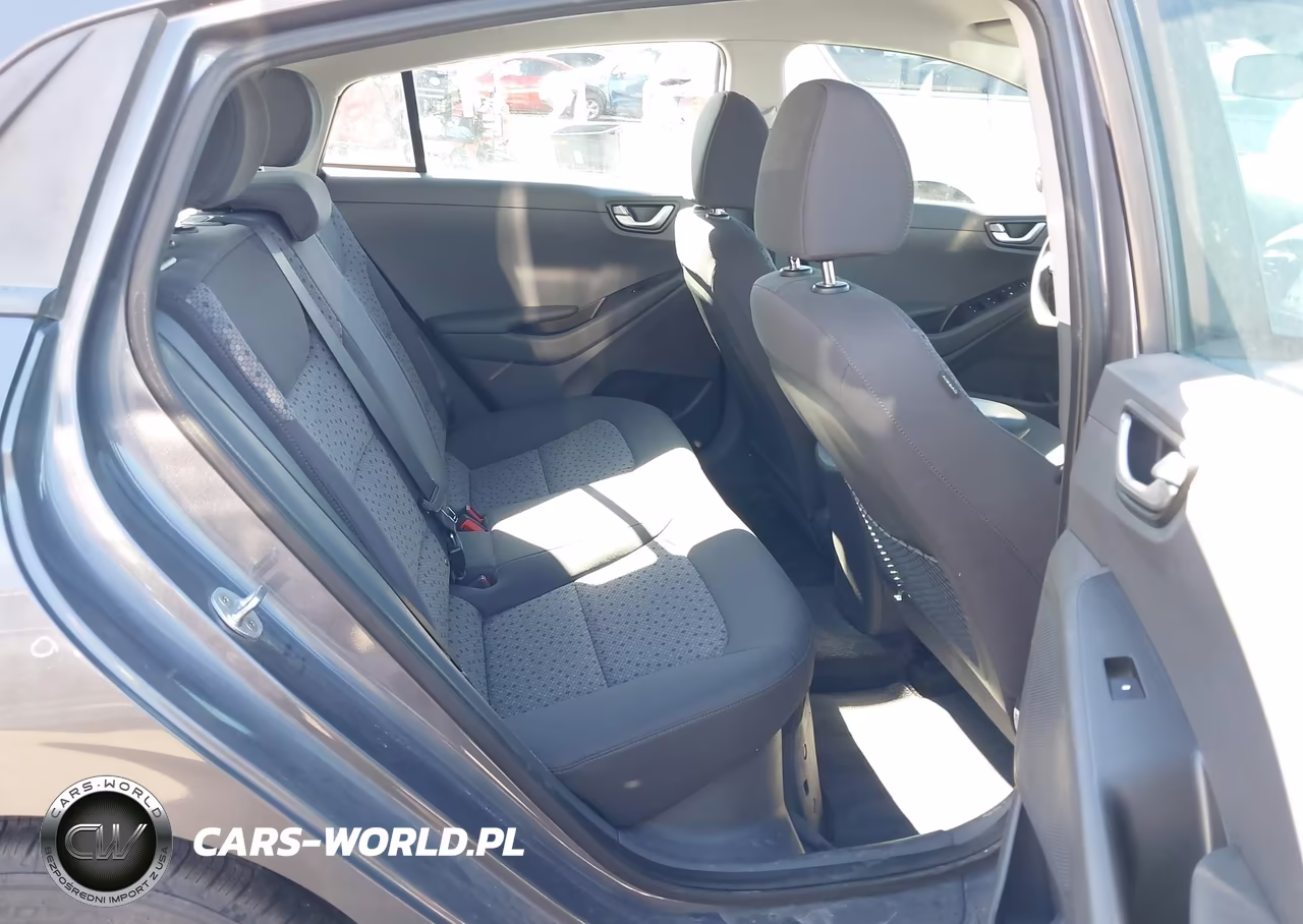 2019 Hyundai Ioniq Hybrid Blue VIN:KMHC65LC7KU106936 - 8