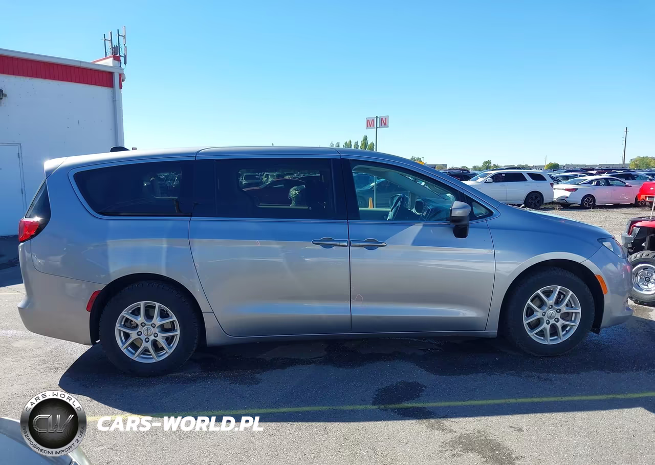 2021 Chrysler Voyager Lx VIN:2C4RC1CG3MR568428 - 13