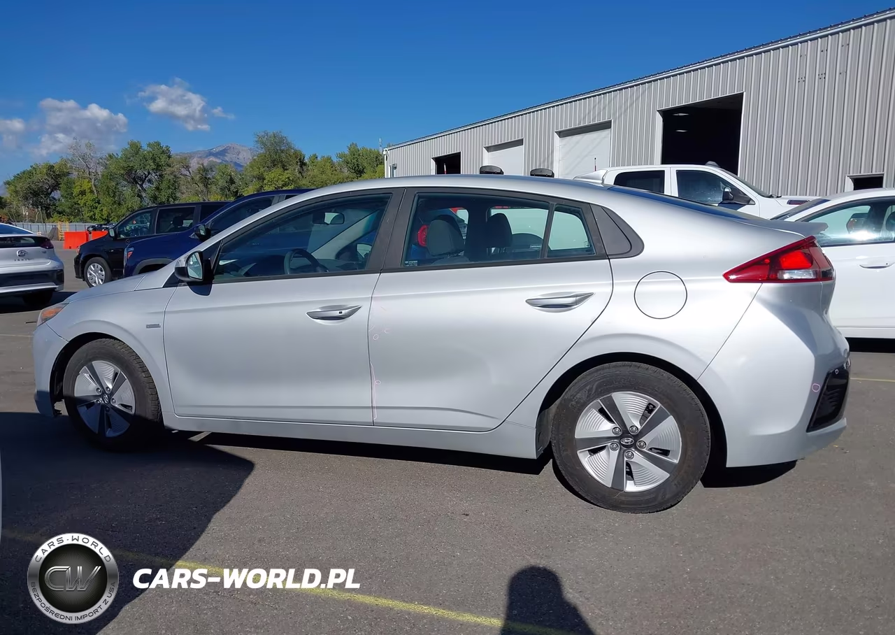2019 Hyundai Ioniq Hybrid Blue VIN:KMHC65LC1KU158952 - 14