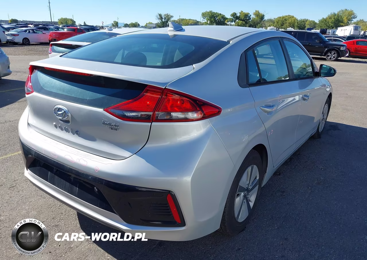 2019 Hyundai Ioniq Hybrid Blue VIN:KMHC65LC1KU158952 - 4