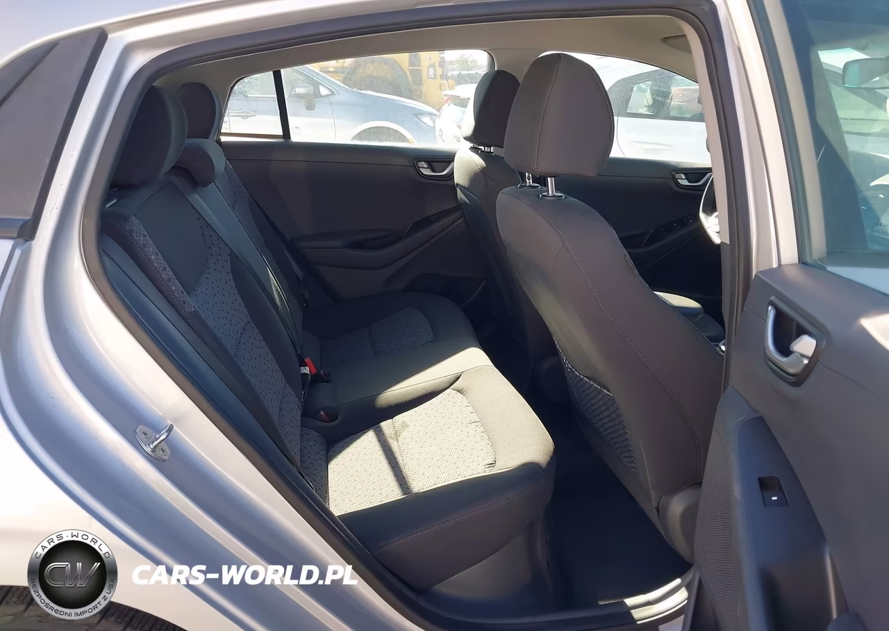 2019 Hyundai Ioniq Hybrid Blue VIN:KMHC65LC1KU158952 - 8