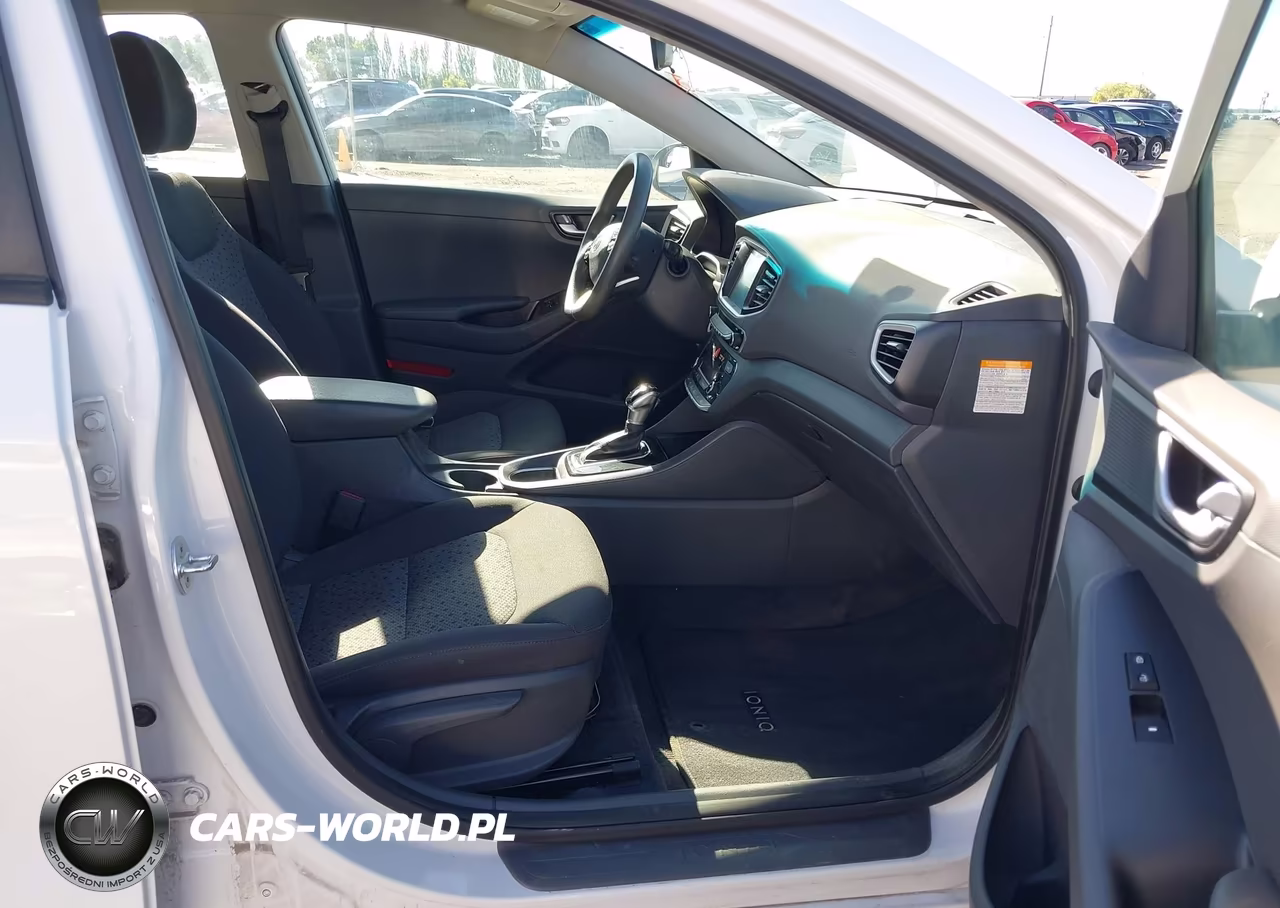 2019 Hyundai Ioniq Hybrid Blue VIN:KMHC65LC6KU106913 - 5