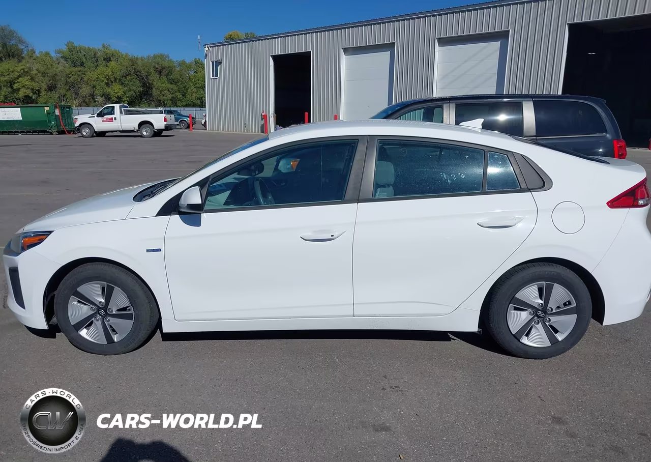 2020 Hyundai Ioniq Hybrid Blue VIN:KMHC65LC3LU233281 - 16