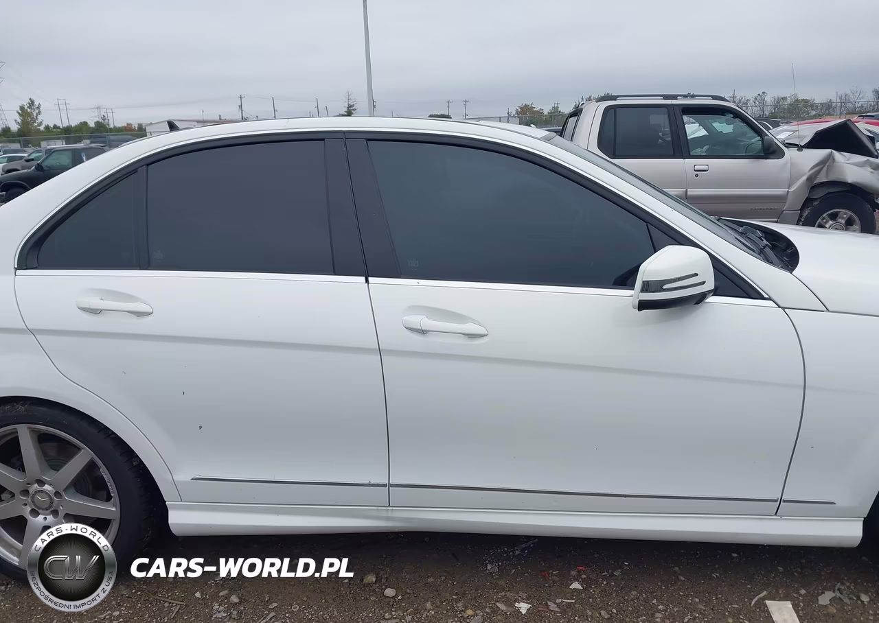 2014 Mercedes-Benz C 300 Sport 4Matic VIN:WDDGF8AB0EA962334 - 13