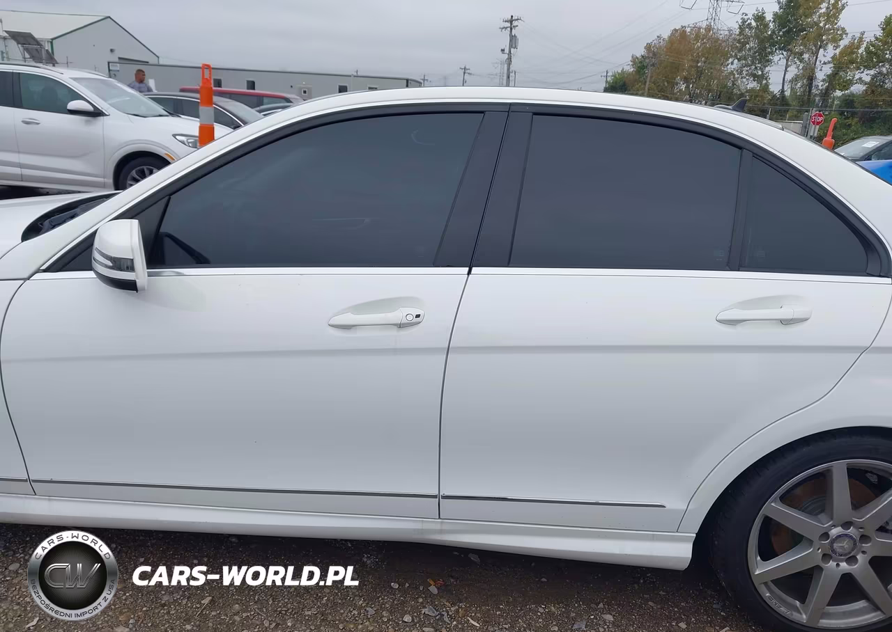 2014 Mercedes-Benz C 300 Sport 4Matic VIN:WDDGF8AB0EA962334 - 14