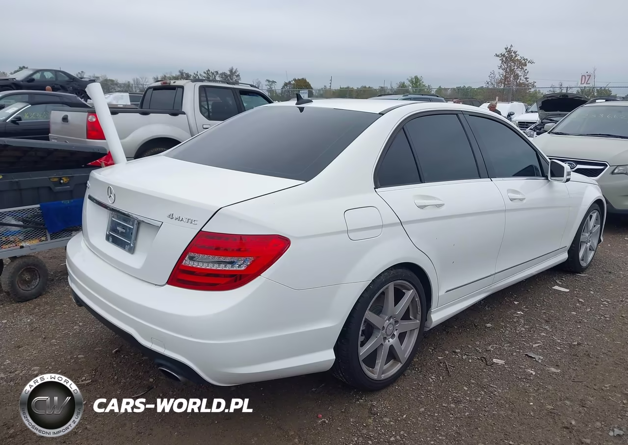 2014 Mercedes-Benz C 300 Sport 4Matic VIN:WDDGF8AB0EA962334 - 4