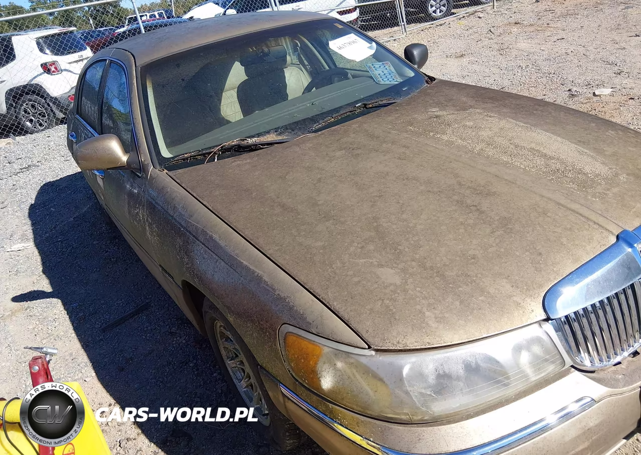 1998 Lincoln Town Car Signature VIN:1LNFM82W0WY618004 - 6