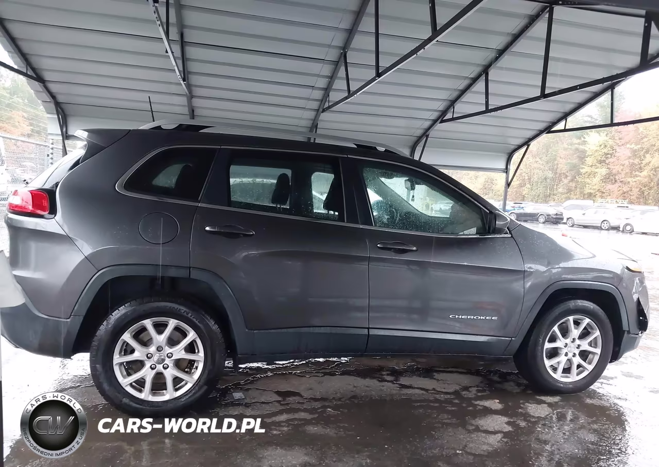 2017 Jeep Cherokee Latitude 4X4 VIN:1C4PJMCS7HW637976 - 13