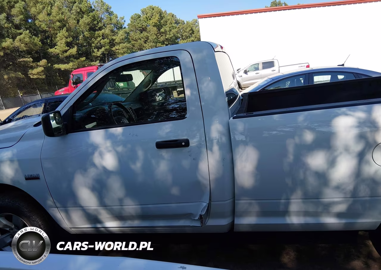 2019 Ram 1500 Classic Tradesman 4X4 8' Box VIN:3C6JR7DT3KG585749 - 14