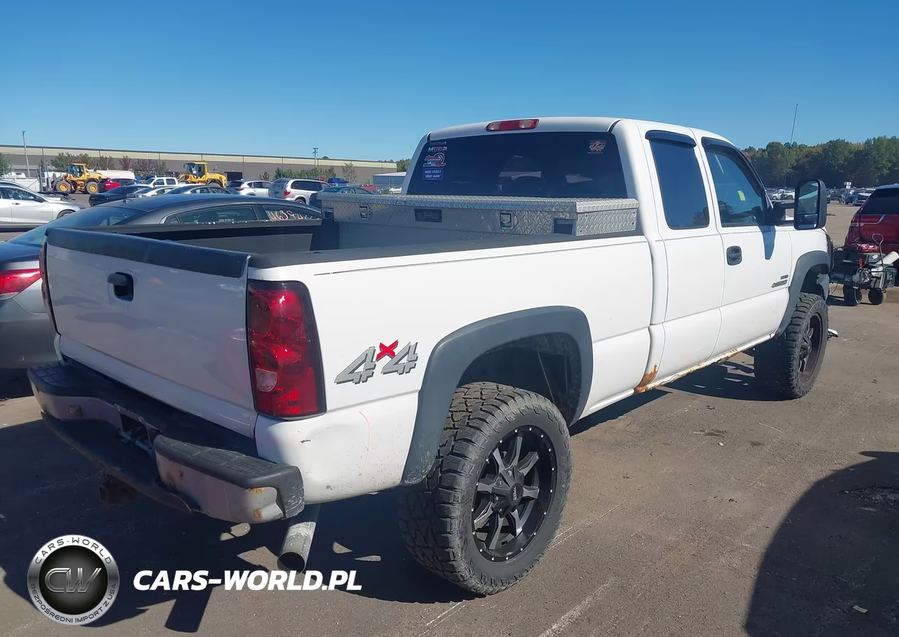2007 Chevrolet Silverado 2500Hd Classic Work Truck VIN:1GCHK29D97E151866 - 4