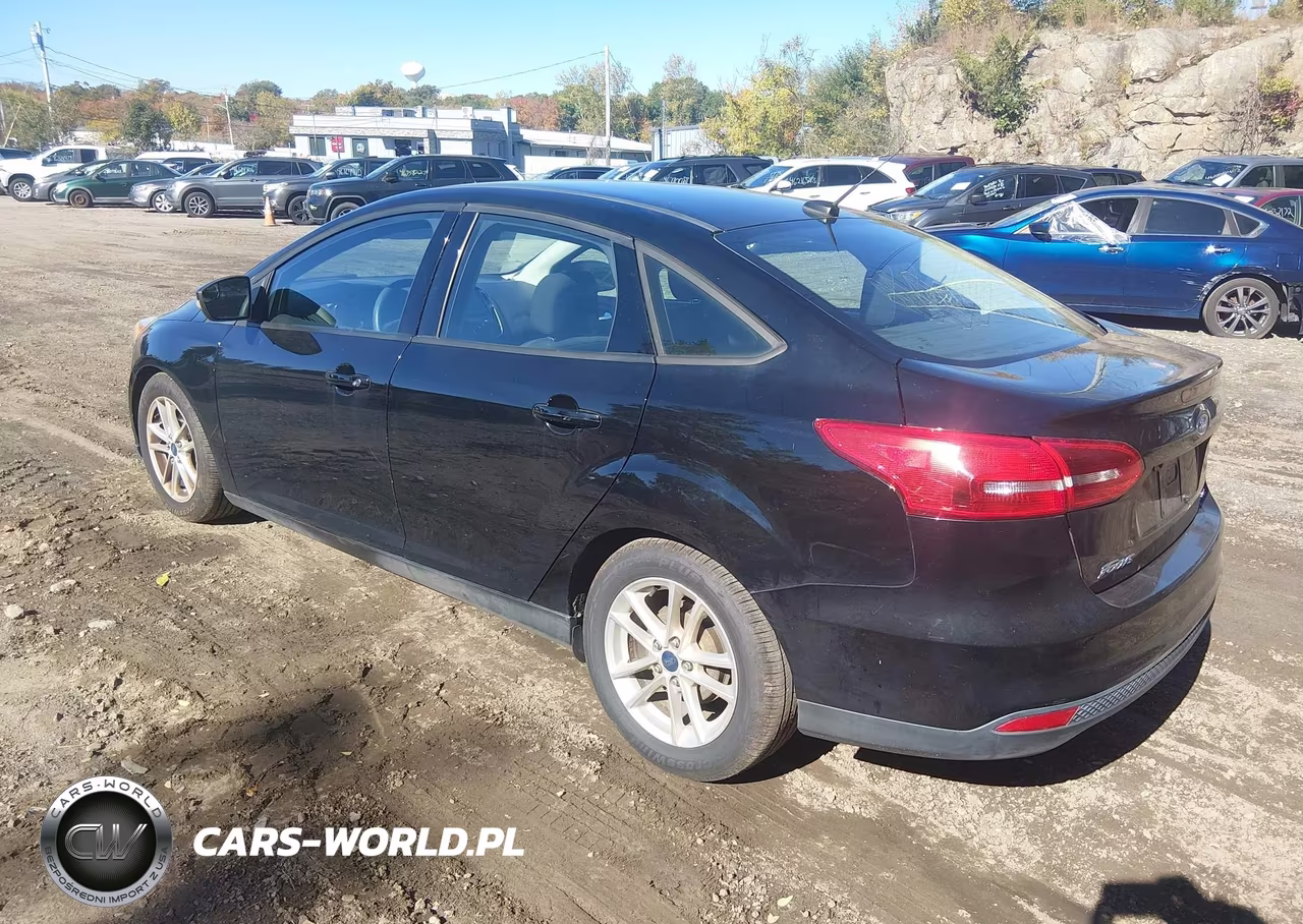 2016 Ford Focus Se VIN:1FADP3F2XGL323400 - 3