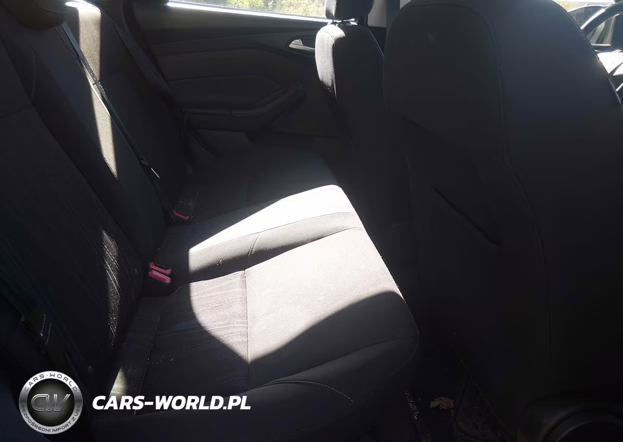 2016 Ford Focus Se VIN:1FADP3F2XGL323400 - 8