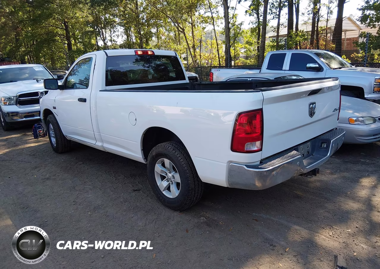 2019 Ram 1500 Classic Tradesman 4X4 8' Box VIN:3C6JR7DT2KG646900 - 3