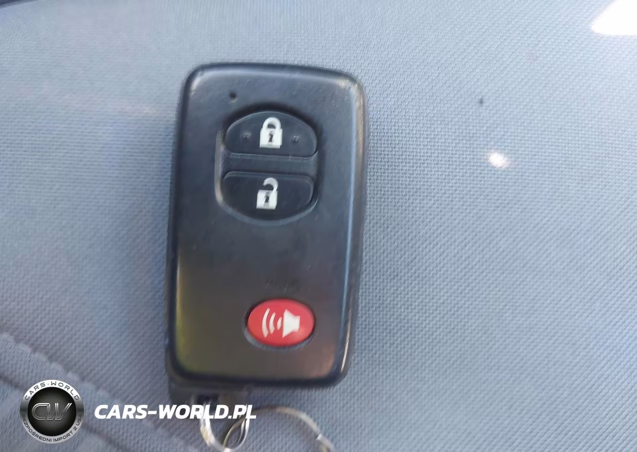 2011 Toyota Prius Two VIN:JTDKN3DU8B1374491 - 11