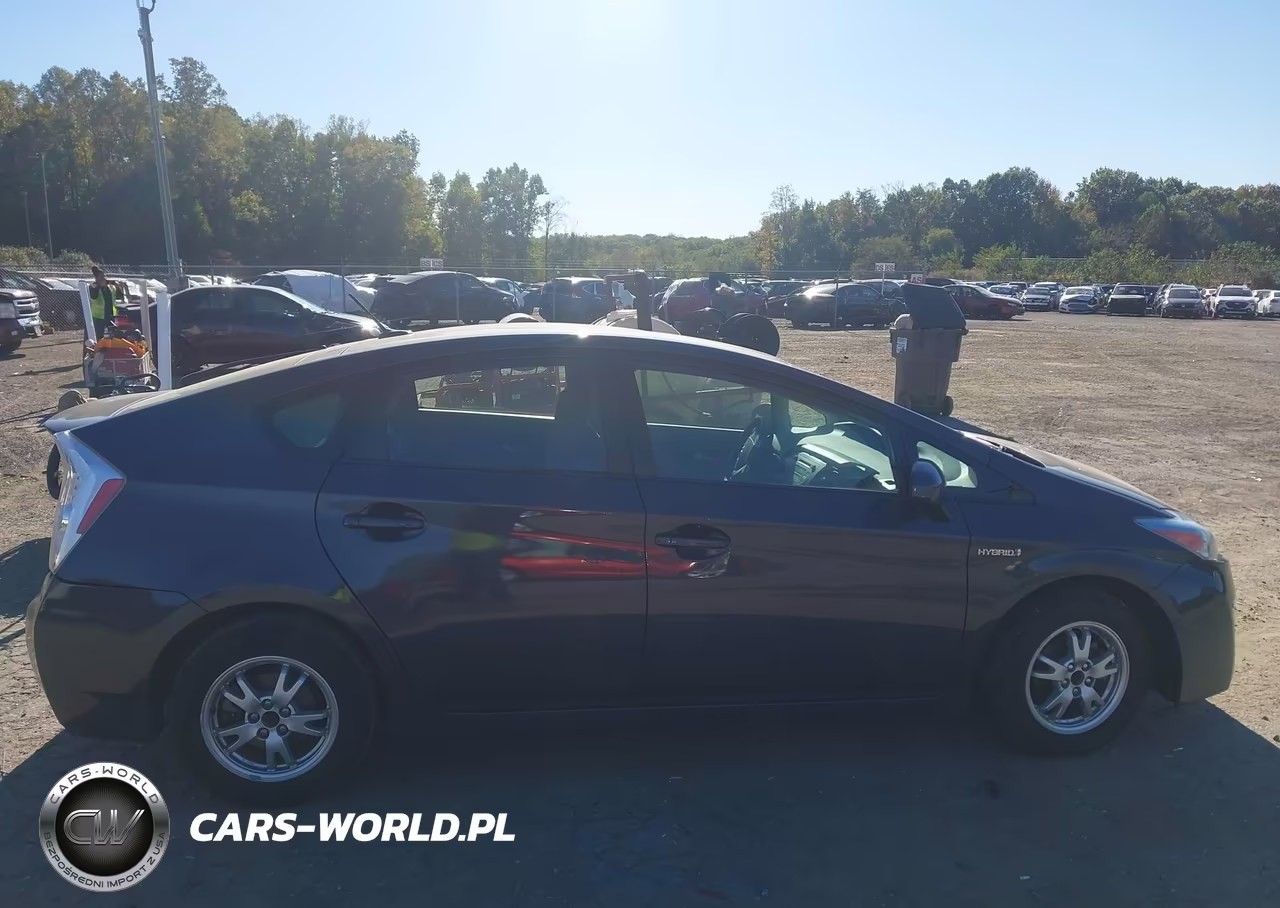 2011 Toyota Prius Two VIN:JTDKN3DU8B1374491 - 13