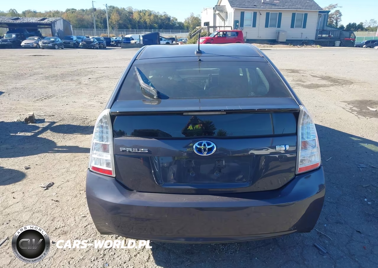 2011 Toyota Prius Two VIN:JTDKN3DU8B1374491 - 16