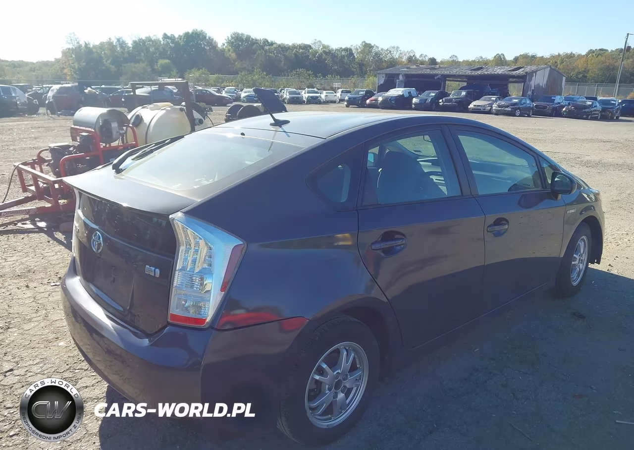 2011 Toyota Prius Two VIN:JTDKN3DU8B1374491 - 4