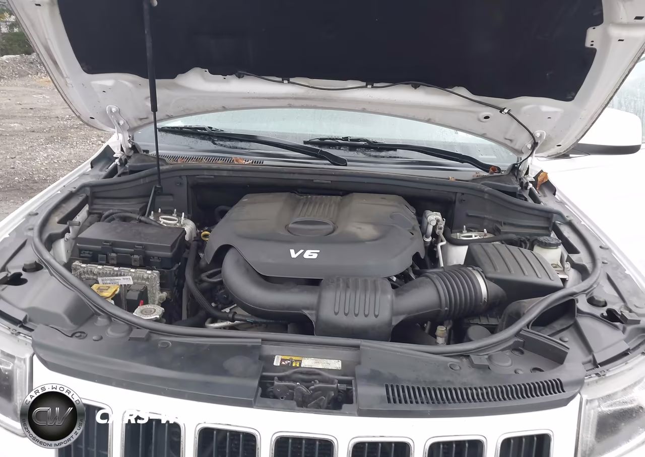 2015 Jeep Grand Cherokee Laredo VIN:1C4RJFAG3FC237155 - 10
