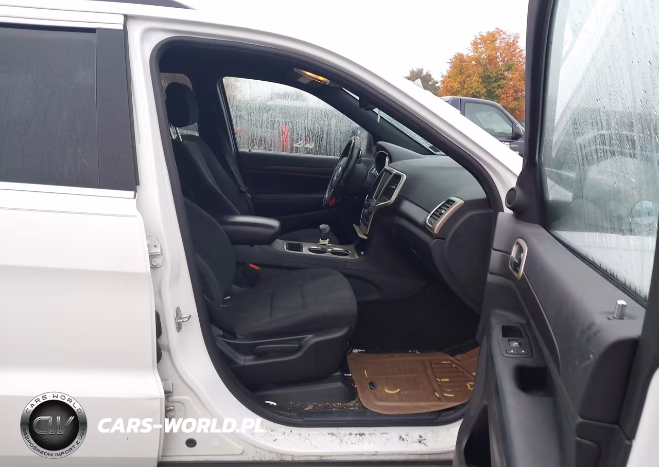 2015 Jeep Grand Cherokee Laredo VIN:1C4RJFAG3FC237155 - 5