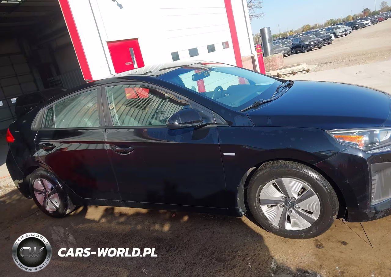 2018 Hyundai Ioniq Hybrid Blue VIN:KMHC65LC7JU100598 - 14