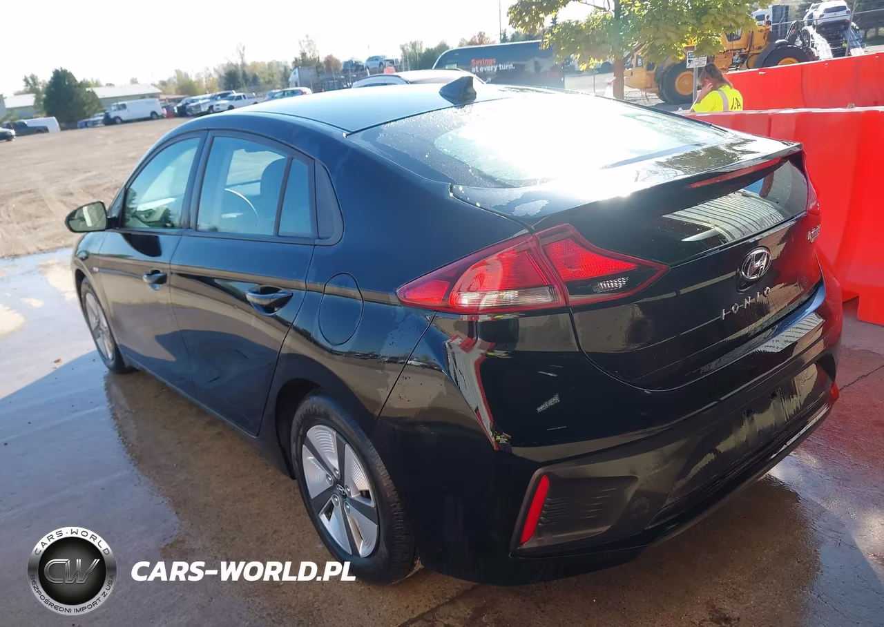 2018 Hyundai Ioniq Hybrid Blue VIN:KMHC65LC7JU100598 - 3