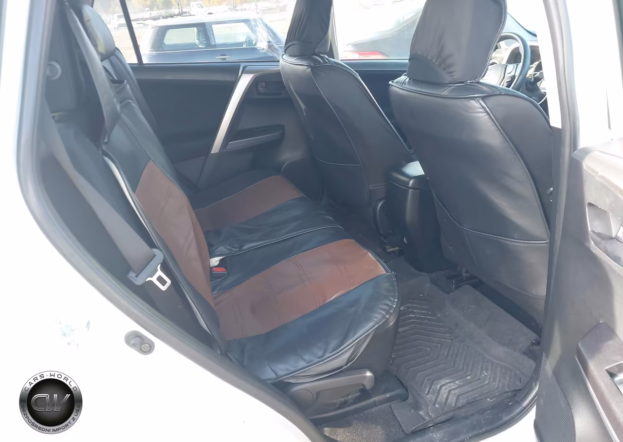 TOYOTA RAV4 LE VIN:JTMBFREV8GJ080460 - 8