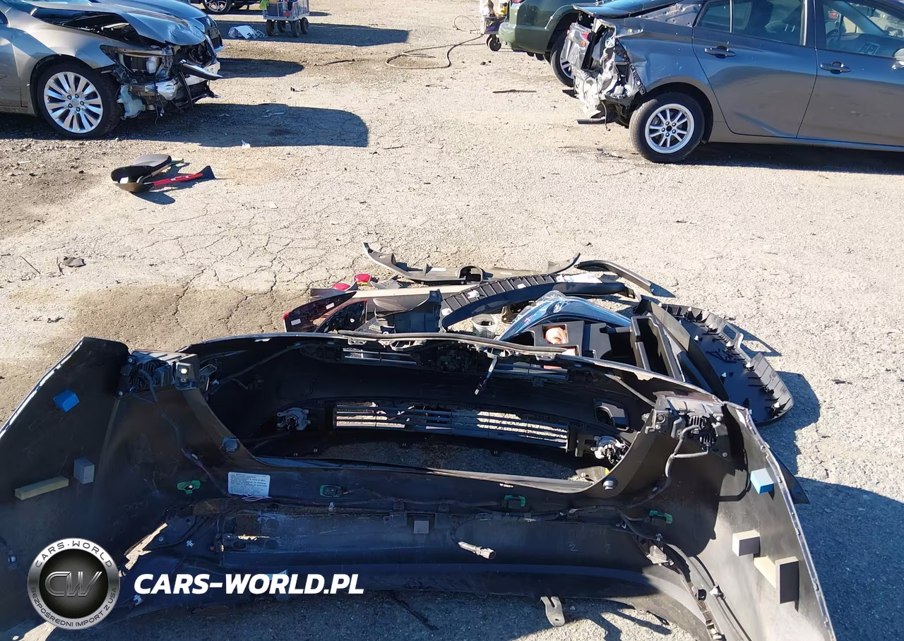 2020 Toyota Prius Le Awd-E VIN:JTDL9RFU8L3014507 - 18