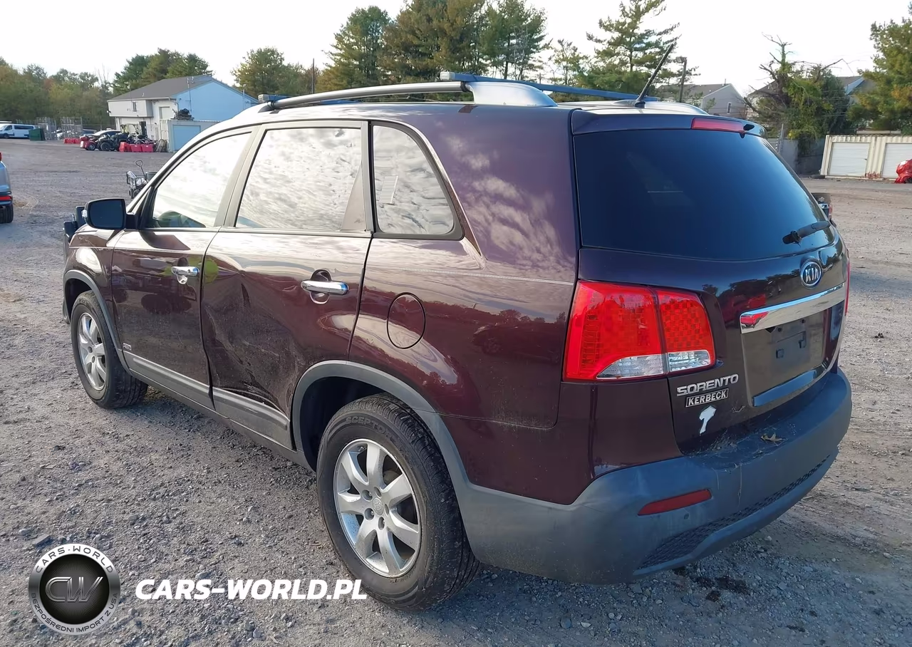 2011 Kia Sorento Lx VIN:5XYKTDA16BG004484 - 3
