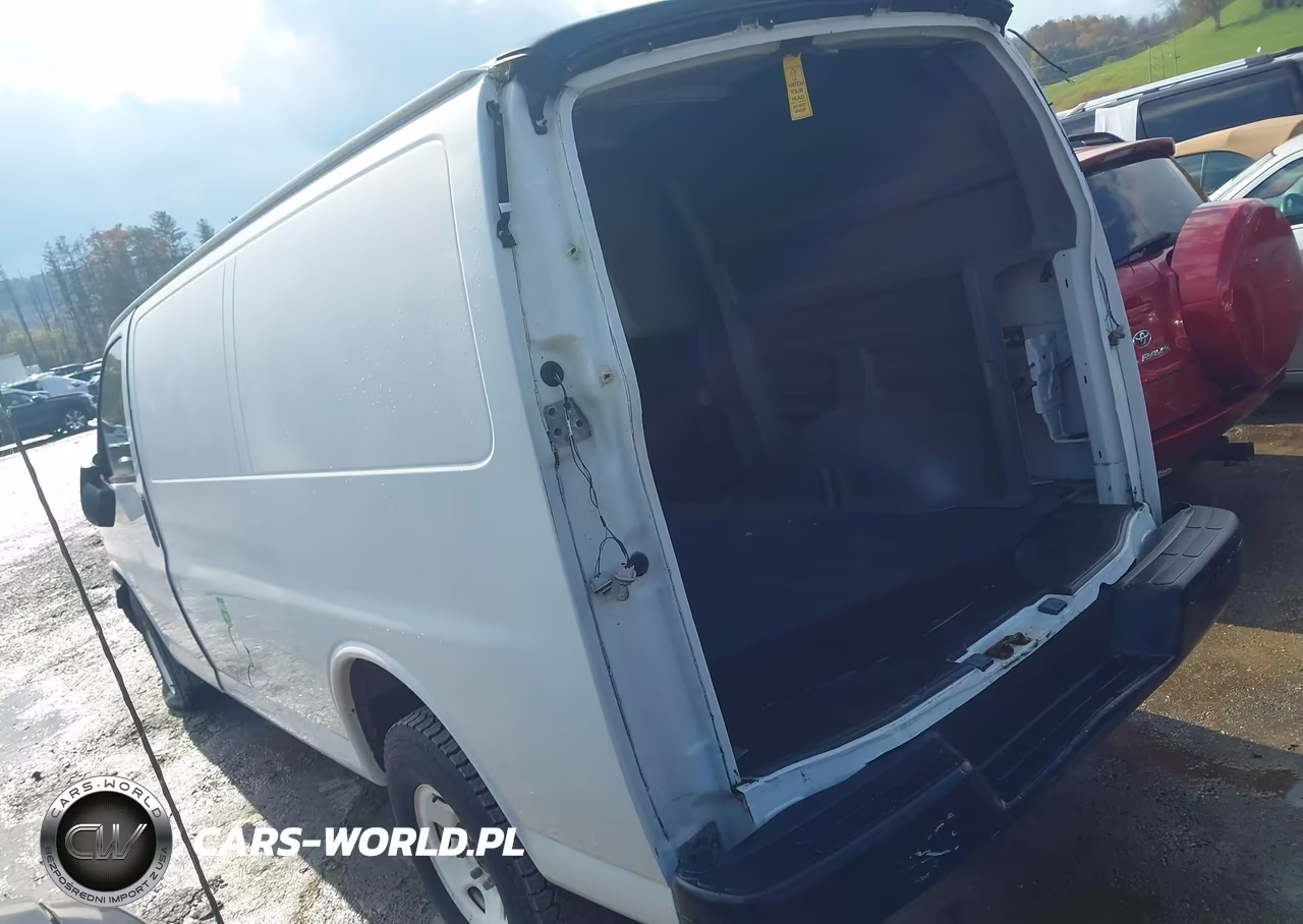2017 Chevrolet Express 2500 Work Van VIN:1GCWGAF18H1321477 - 3