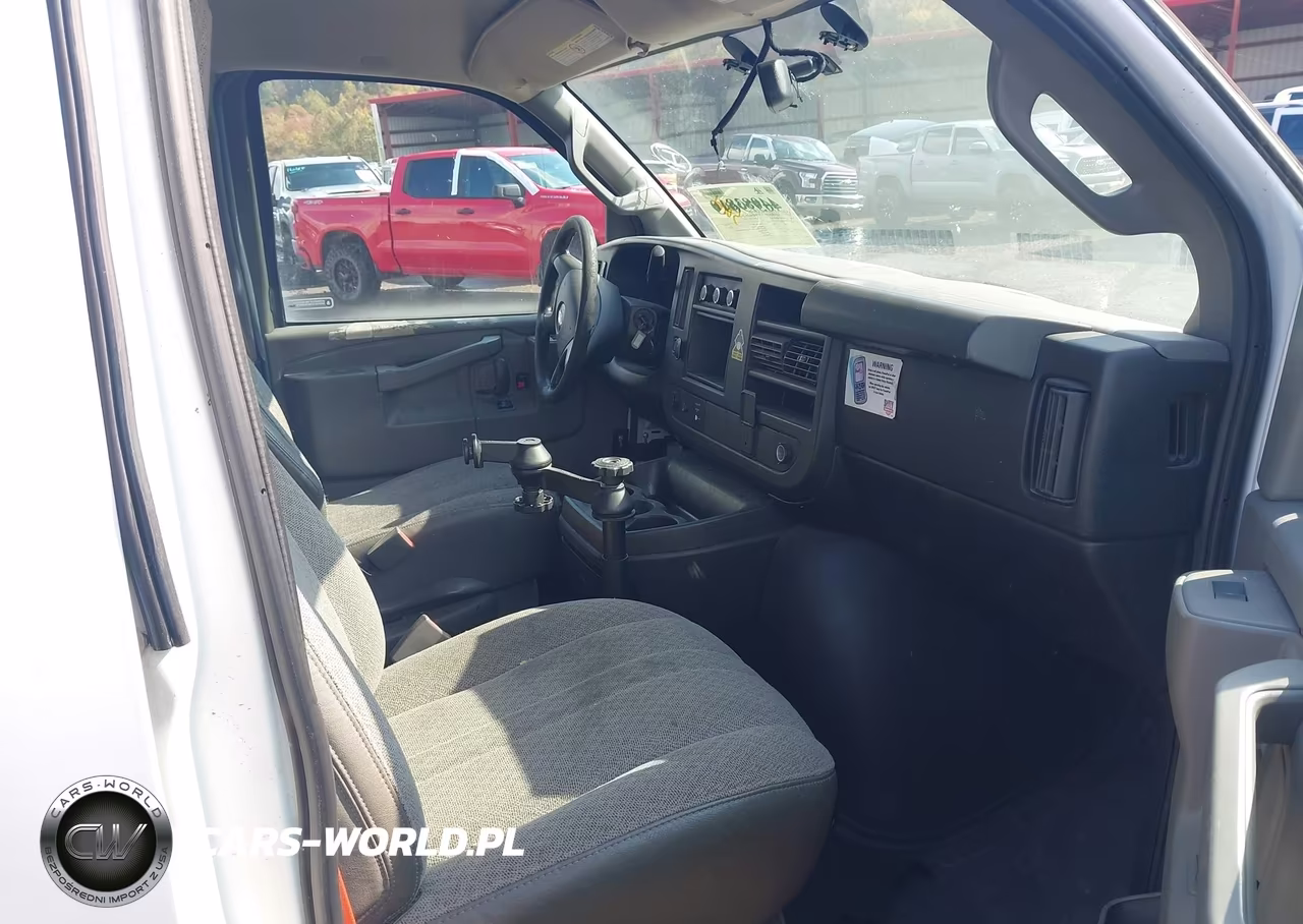 2017 Chevrolet Express 2500 Work Van VIN:1GCWGAF18H1321477 - 5