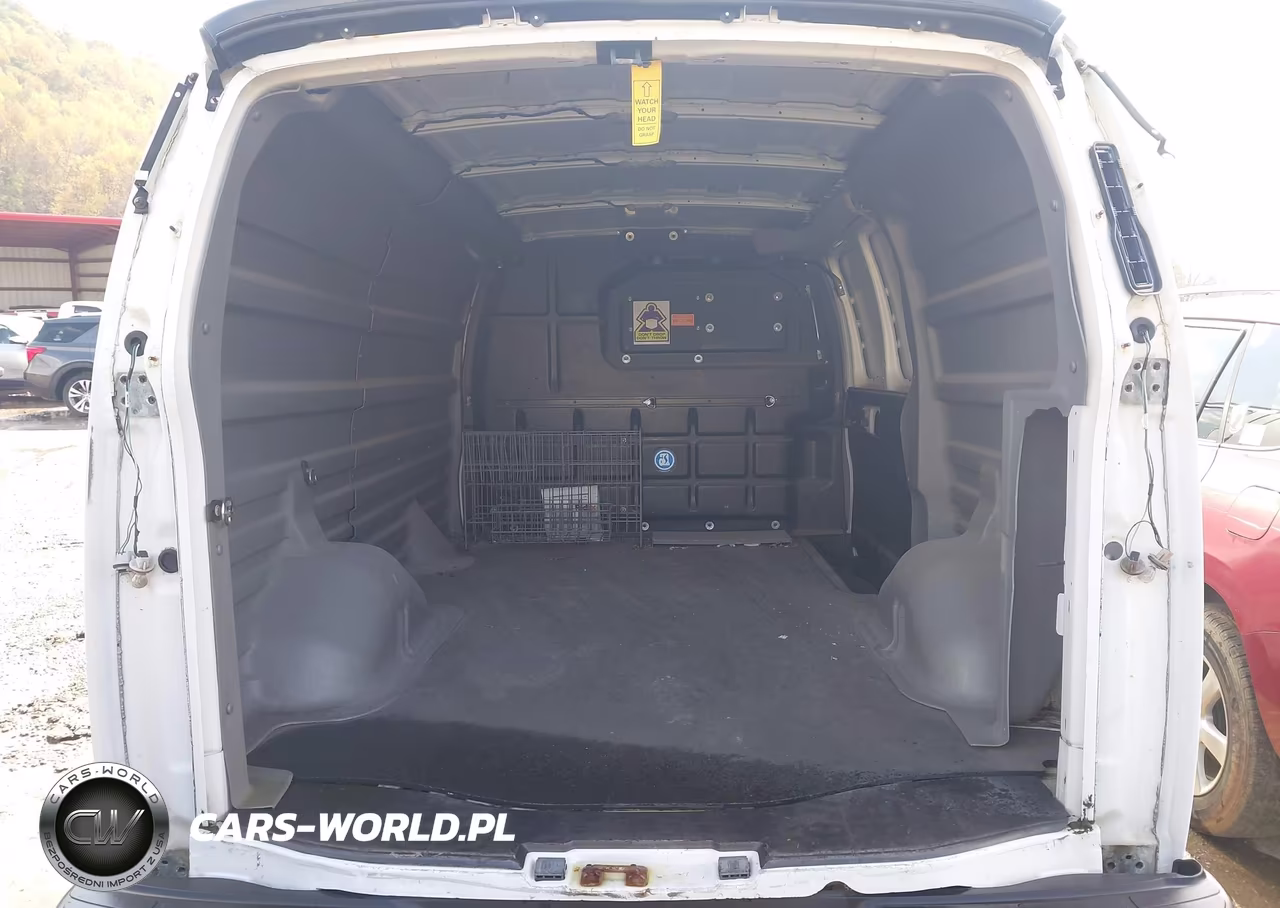 2017 Chevrolet Express 2500 Work Van VIN:1GCWGAF18H1321477 - 8