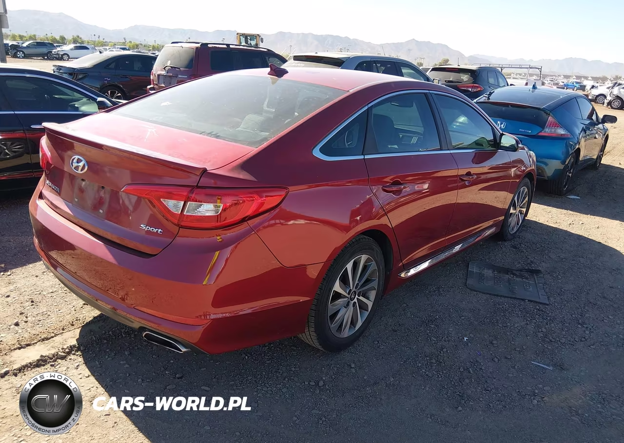 2015 Hyundai Sonata Sport VIN:5NPE34AF2FH095342 - 4