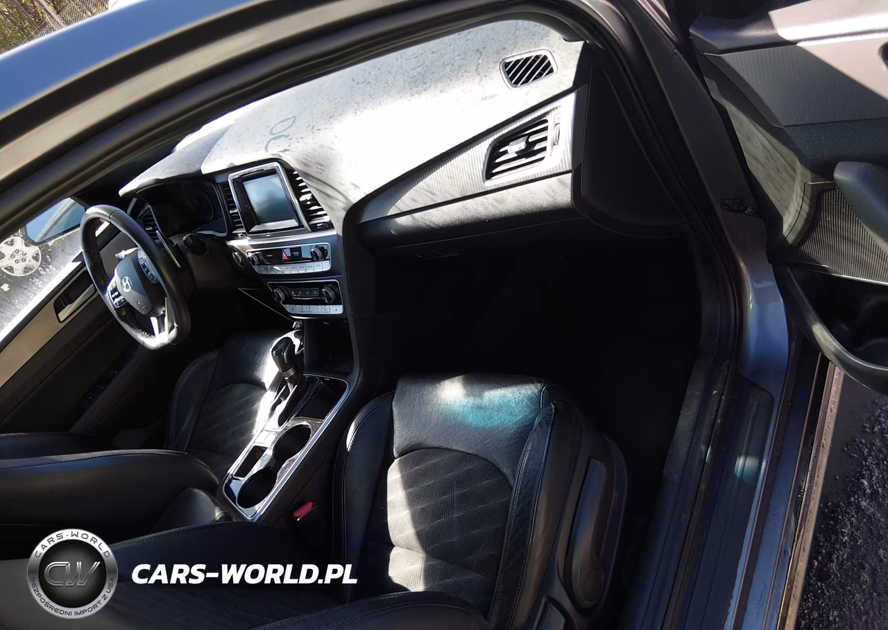 2018 Hyundai Sonata Sport VIN:5NPE34AF2JH687803 - 5