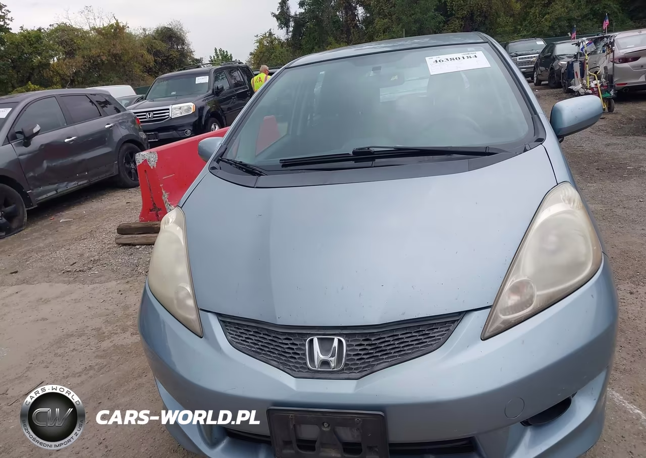 2011 Honda Fit Sport VIN:JHMGE8H54BC024350 - 6