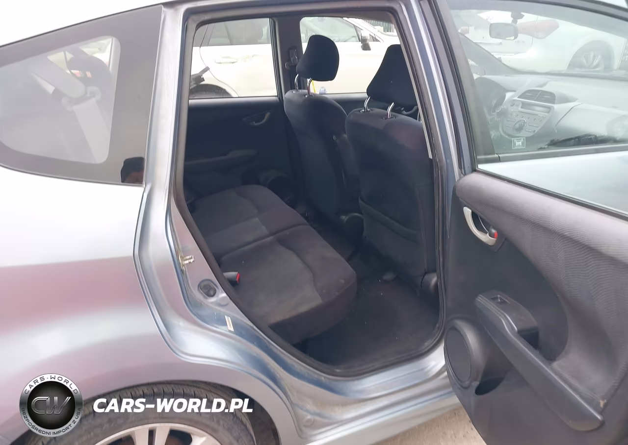 2011 Honda Fit Sport VIN:JHMGE8H54BC024350 - 8