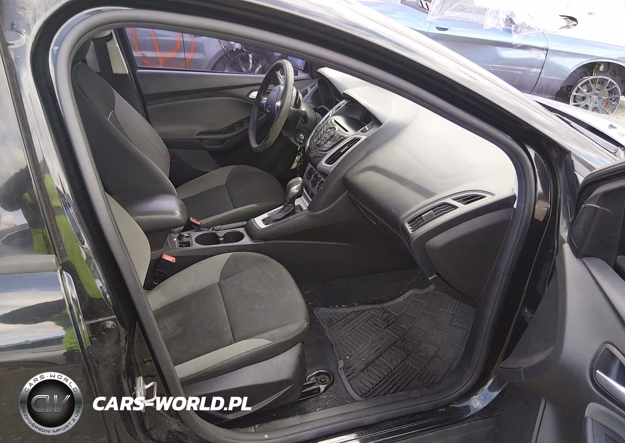 2014 Ford Focus Se VIN:1FADP3F25EL252524 - 5