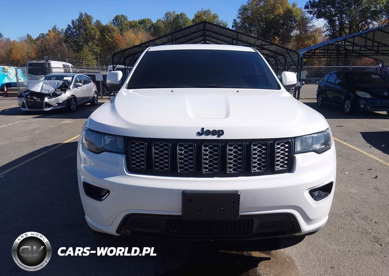 2018 Jeep Grand Cherokee Altitude 4X4 VIN:1C4RJFAG4JC121603 - 12