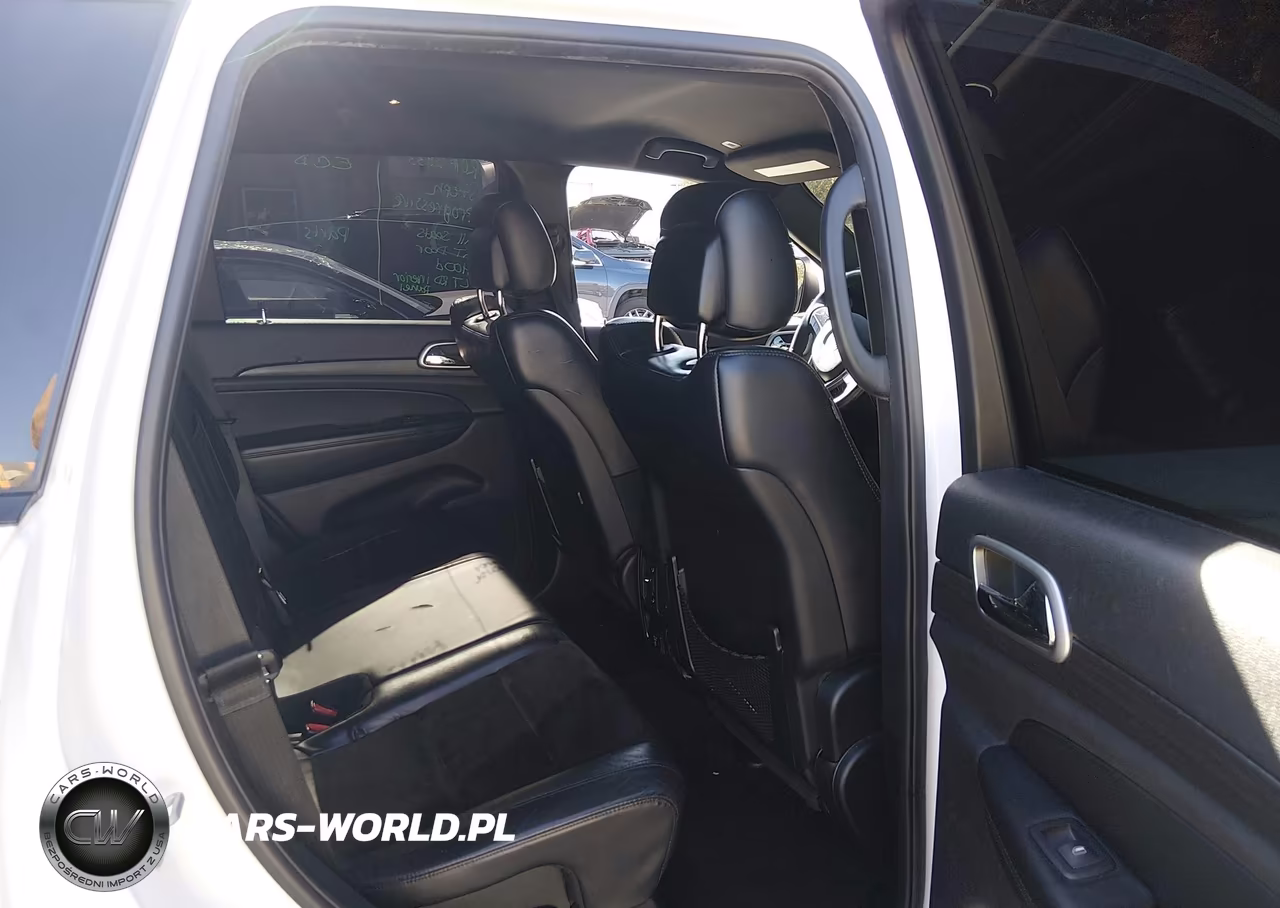 2018 Jeep Grand Cherokee Altitude 4X4 VIN:1C4RJFAG4JC121603 - 8