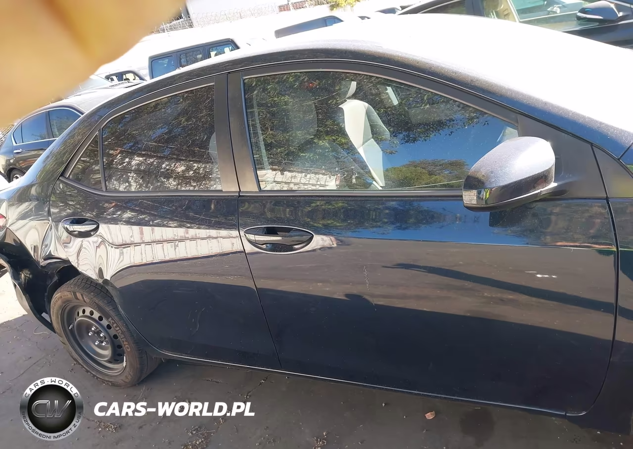 2017 Toyota Corolla Le VIN:5YFBURHE8HP718852 - 14