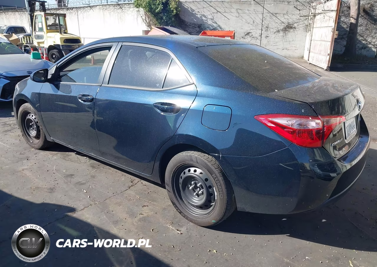2017 Toyota Corolla Le VIN:5YFBURHE8HP718852 - 3