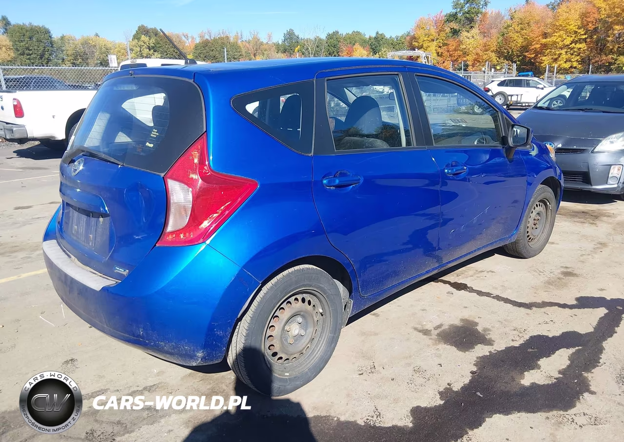 2015 Nissan Versa Note S Plus VIN:3N1CE2CP7FL352218 - 4