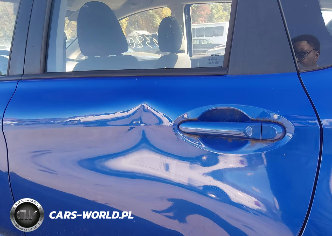 2015 Nissan Versa Note S Plus VIN:3N1CE2CP7FL352218 - 6